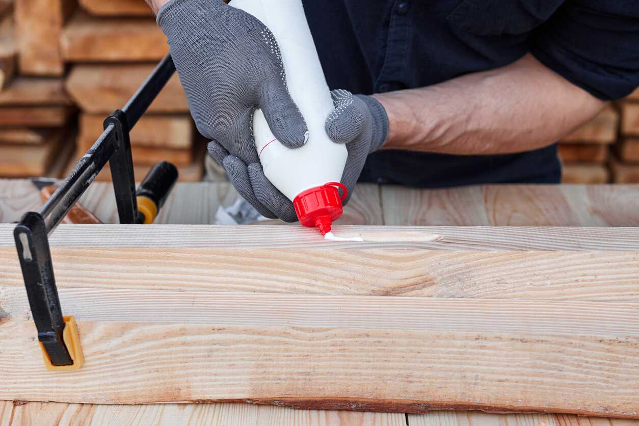 bonding-agents-glue-and-wood-filler