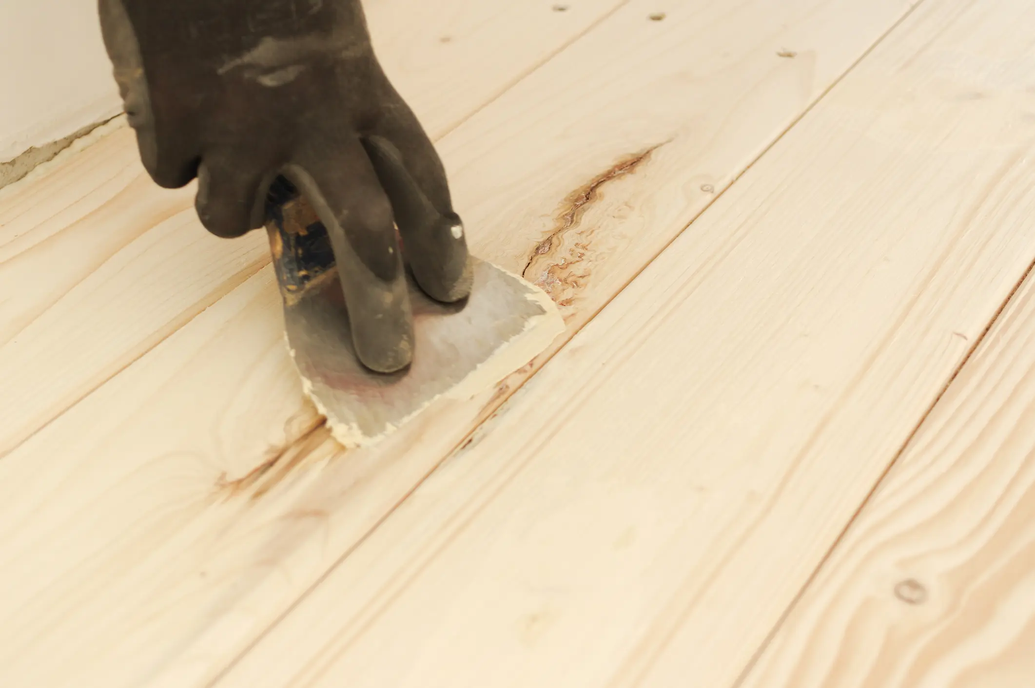 How to Give Woodwork a Professional Restoration That Won’t Crack 1 - Finishing Wooden Floor Finishing Wooden Floor - How to Give Woodwork a Professional Restoration That Won’t Crack - Finishing Wooden Floor